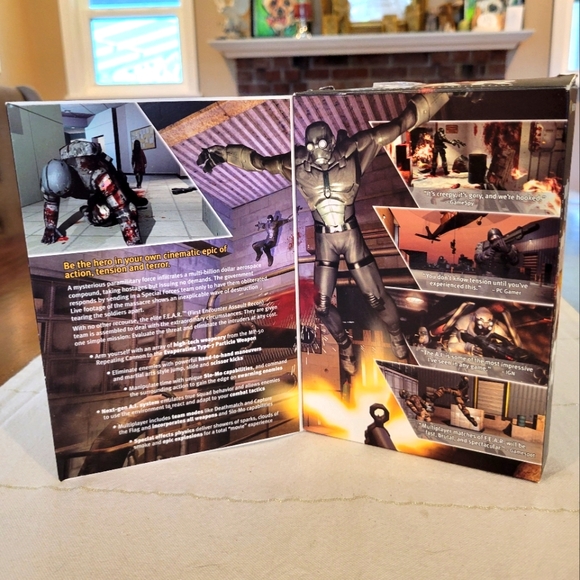 2005 FEAR PC Gamers Editors Choice Edition - Picture 3 of 16